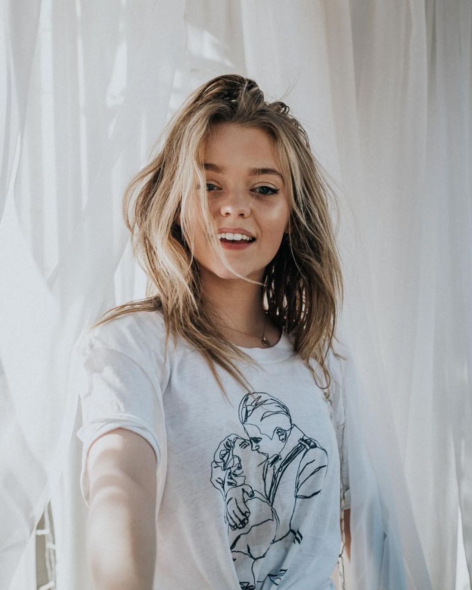 Jade Pettyjohn Laughing 2021 Wallpapers