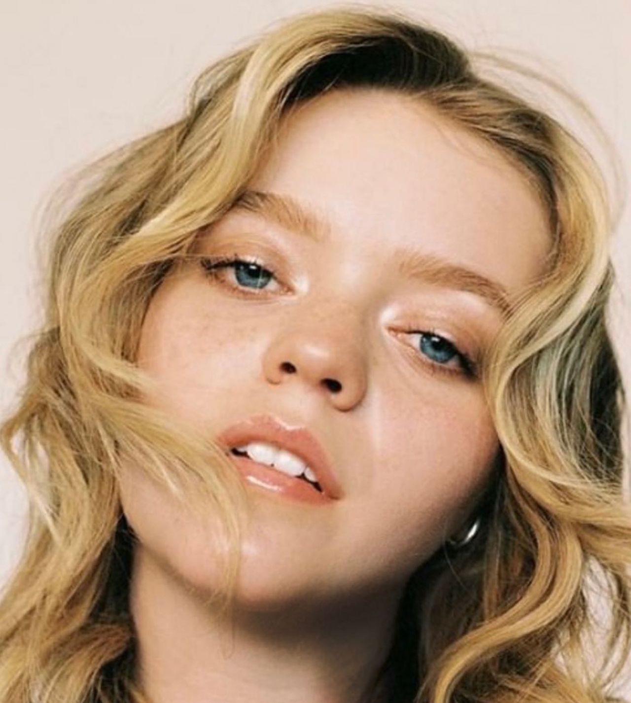 Jade Pettyjohn Laughing 2021 Wallpapers