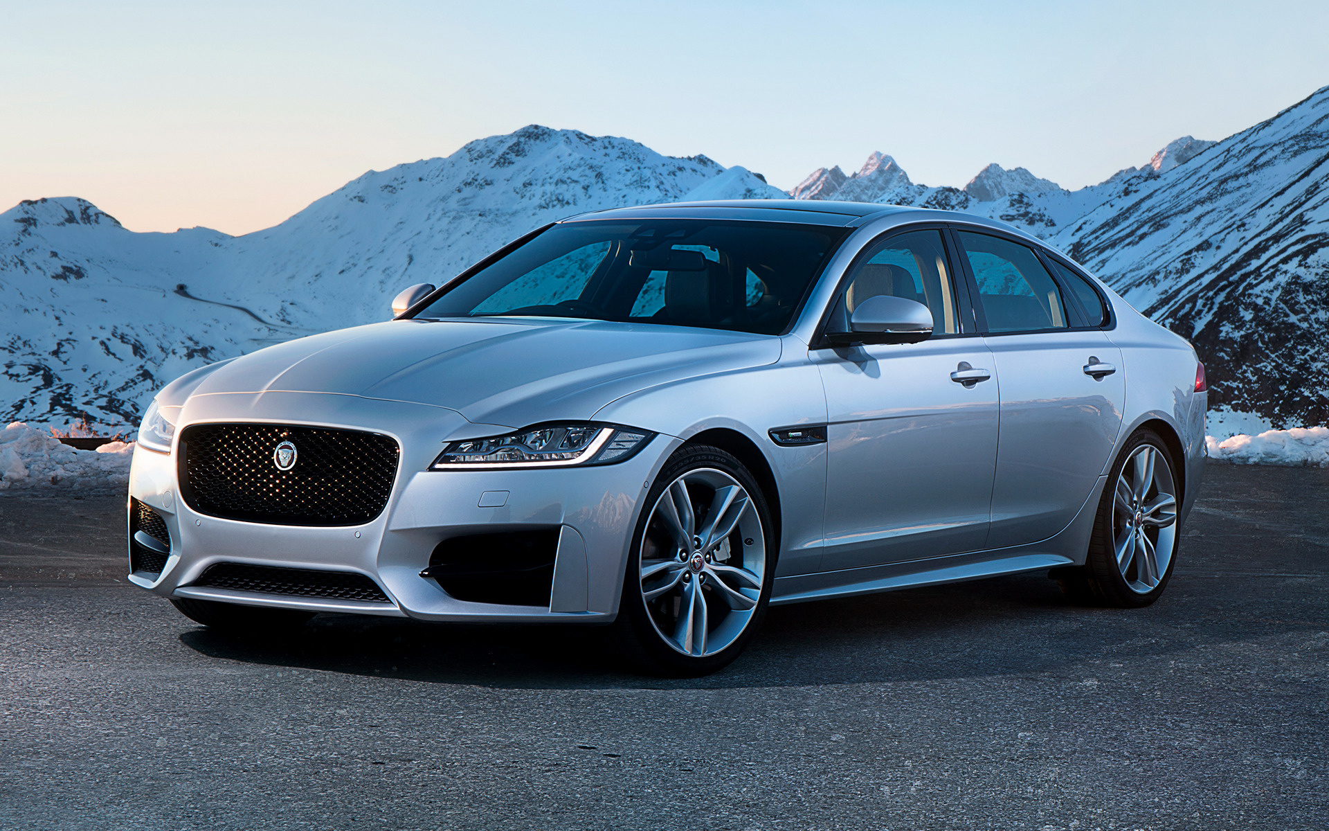 Jaguar C-Xf Wallpapers