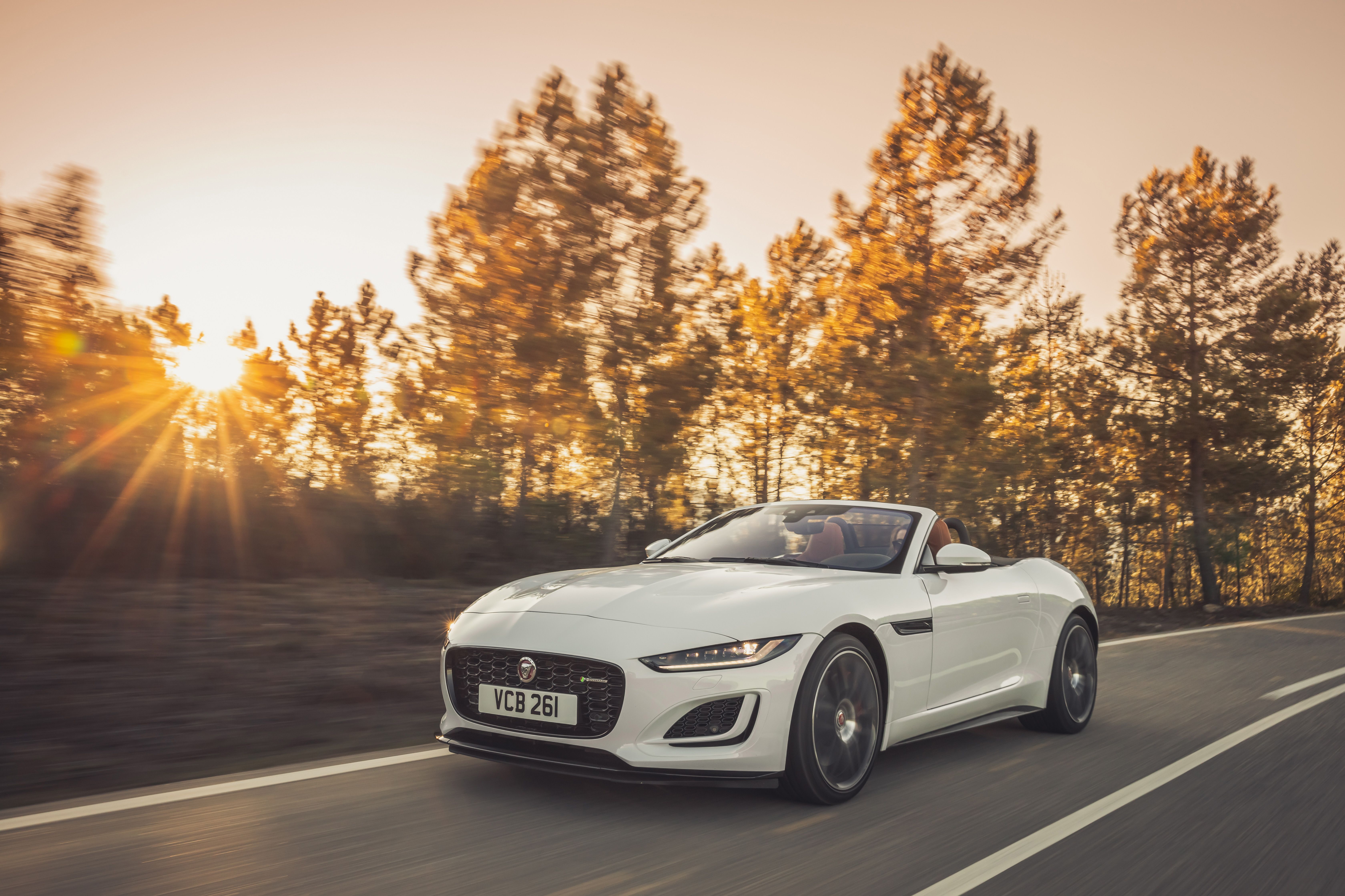 Jaguar F-Type P 450 Coupe R-Dynamic Wallpapers