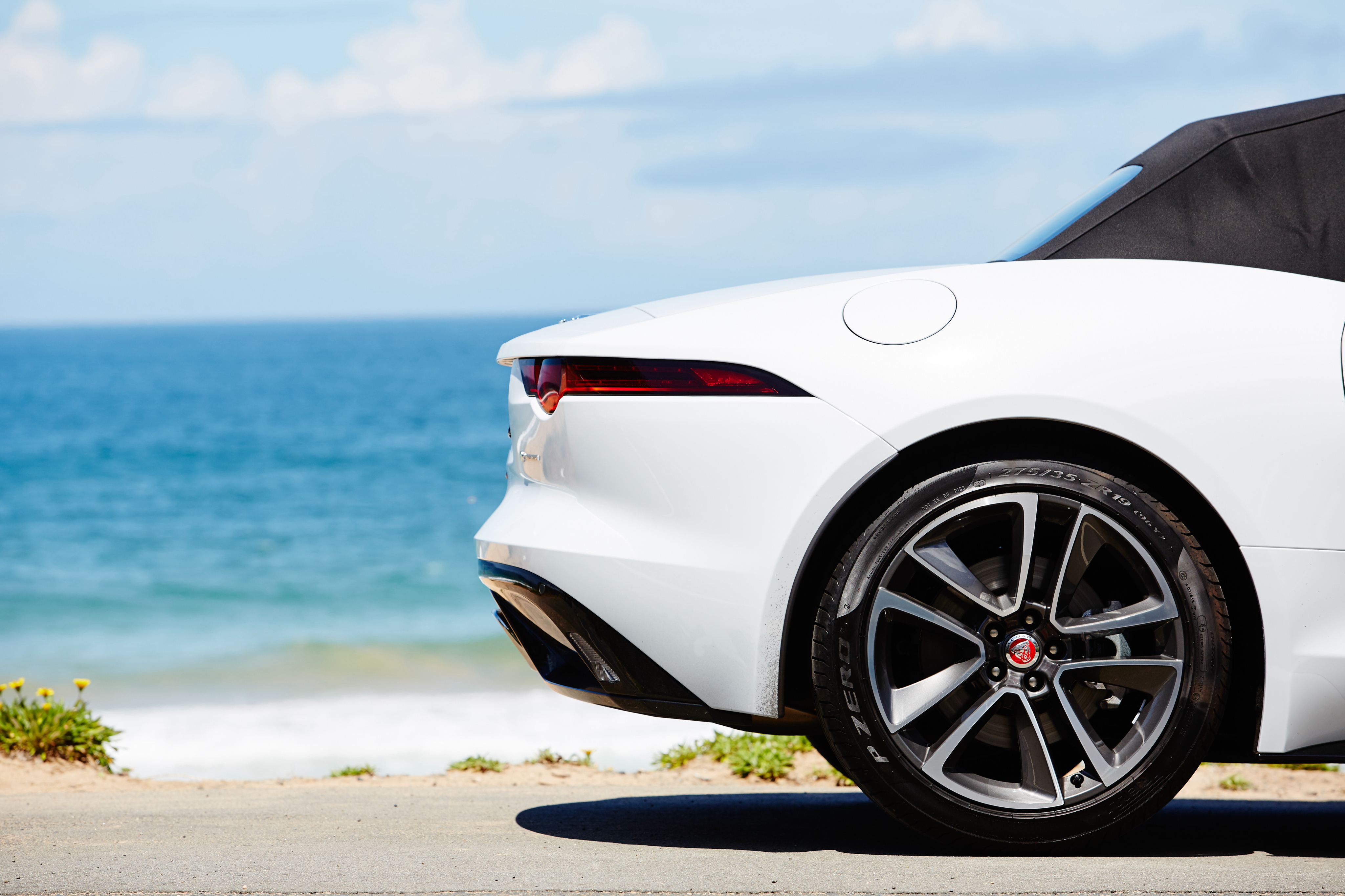 Jaguar F-Type R-Dynamic Wallpapers