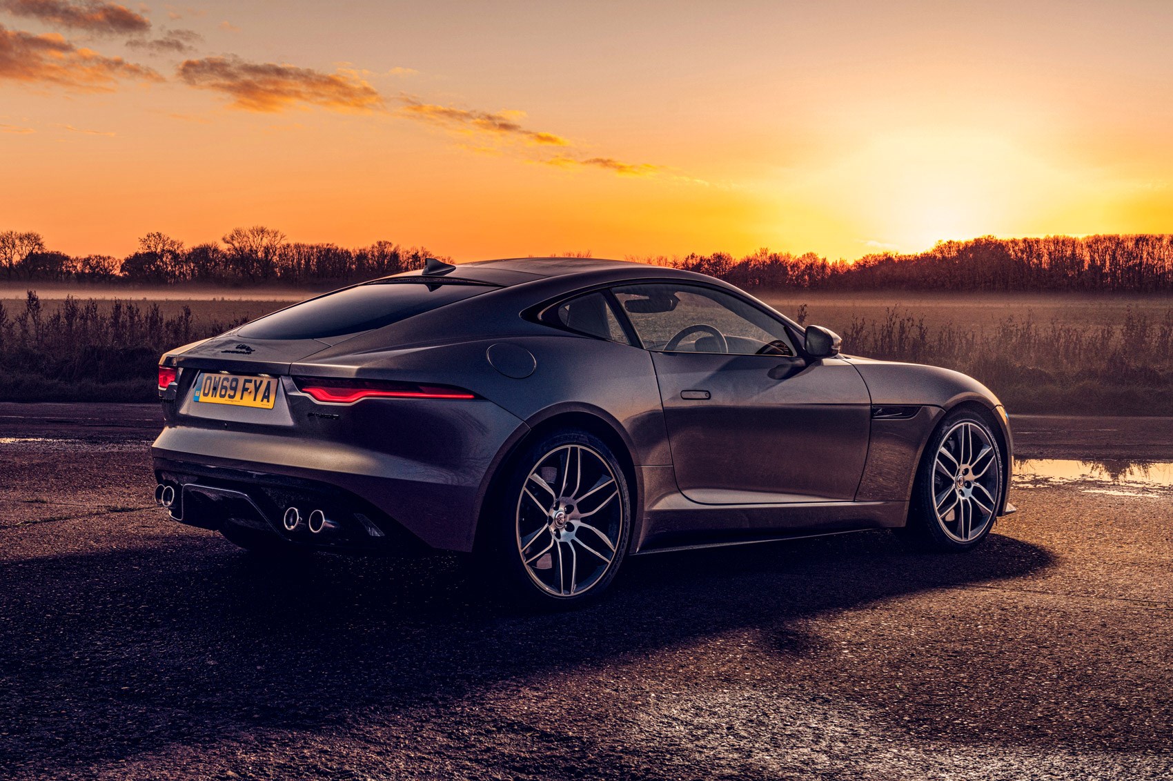 Jaguar F-Type R-Dynamic Wallpapers