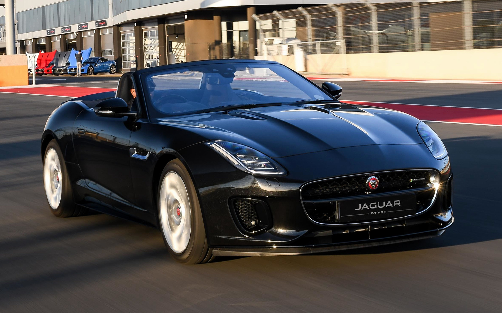 Jaguar F-Type R-Dynamic Wallpapers