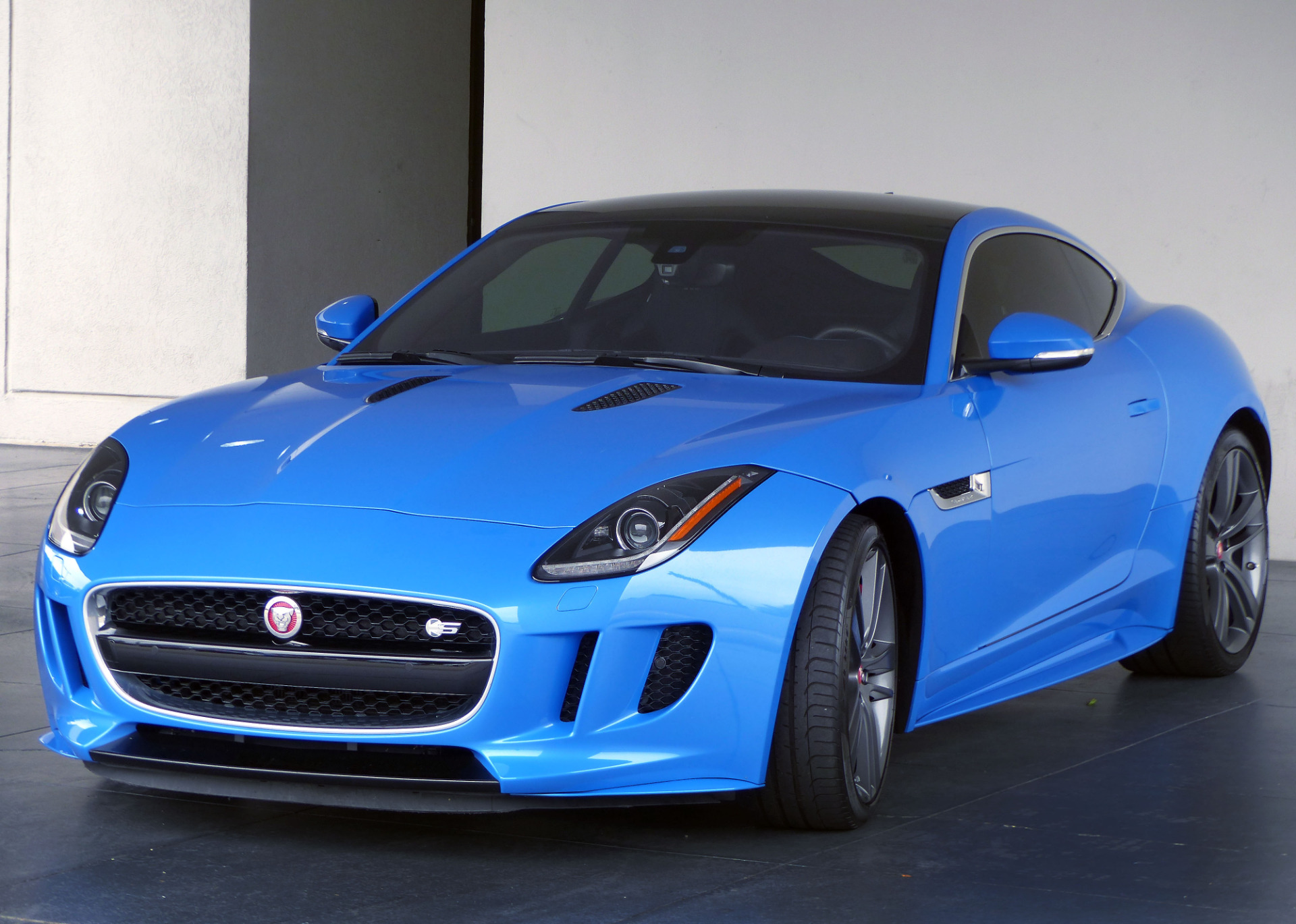 Jaguar F-Type S Coupe British Design Edition Wallpapers