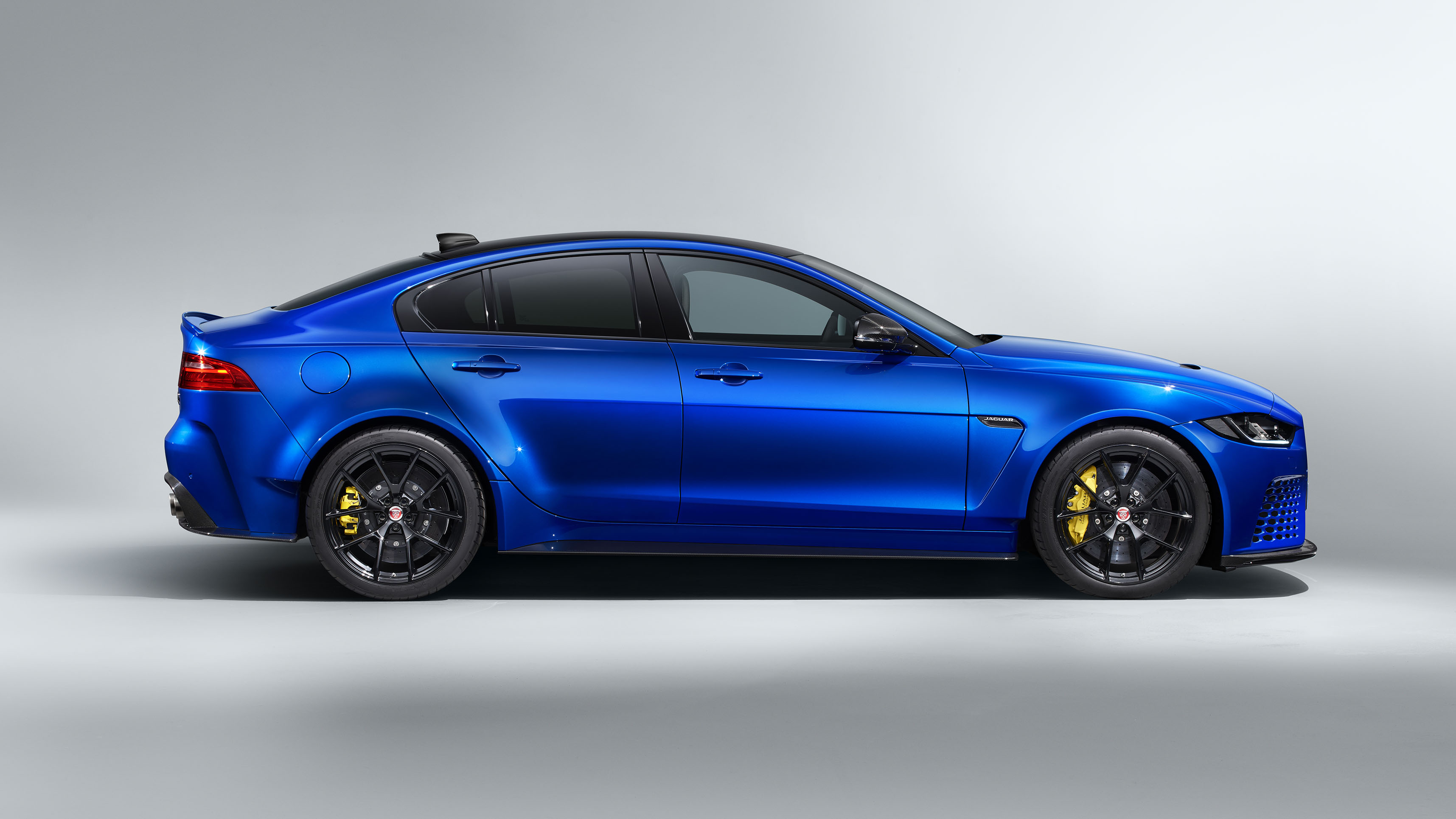 Jaguar Xe Project 8 Wallpapers