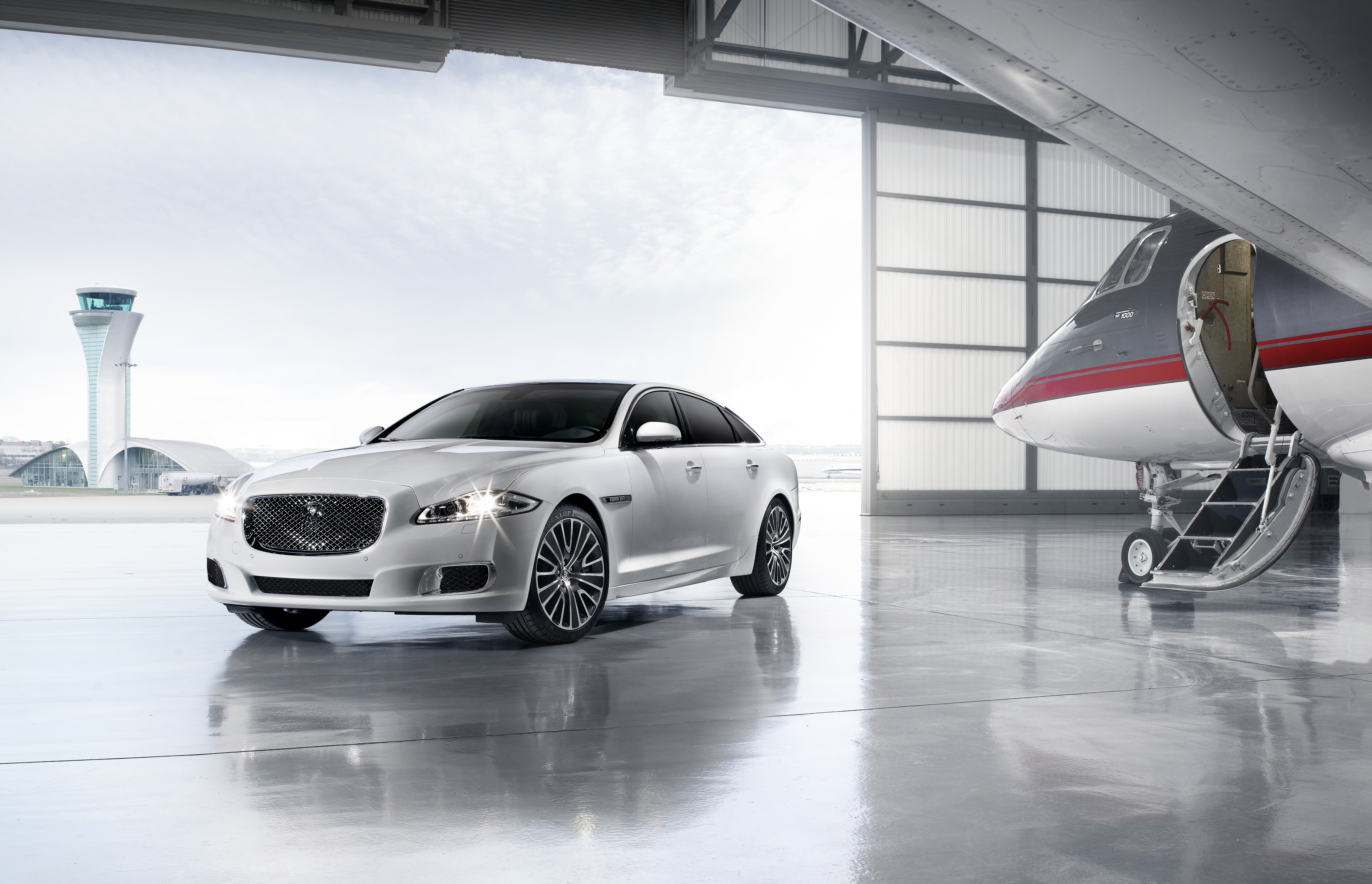 Jaguar Xj Ultimate Wallpapers