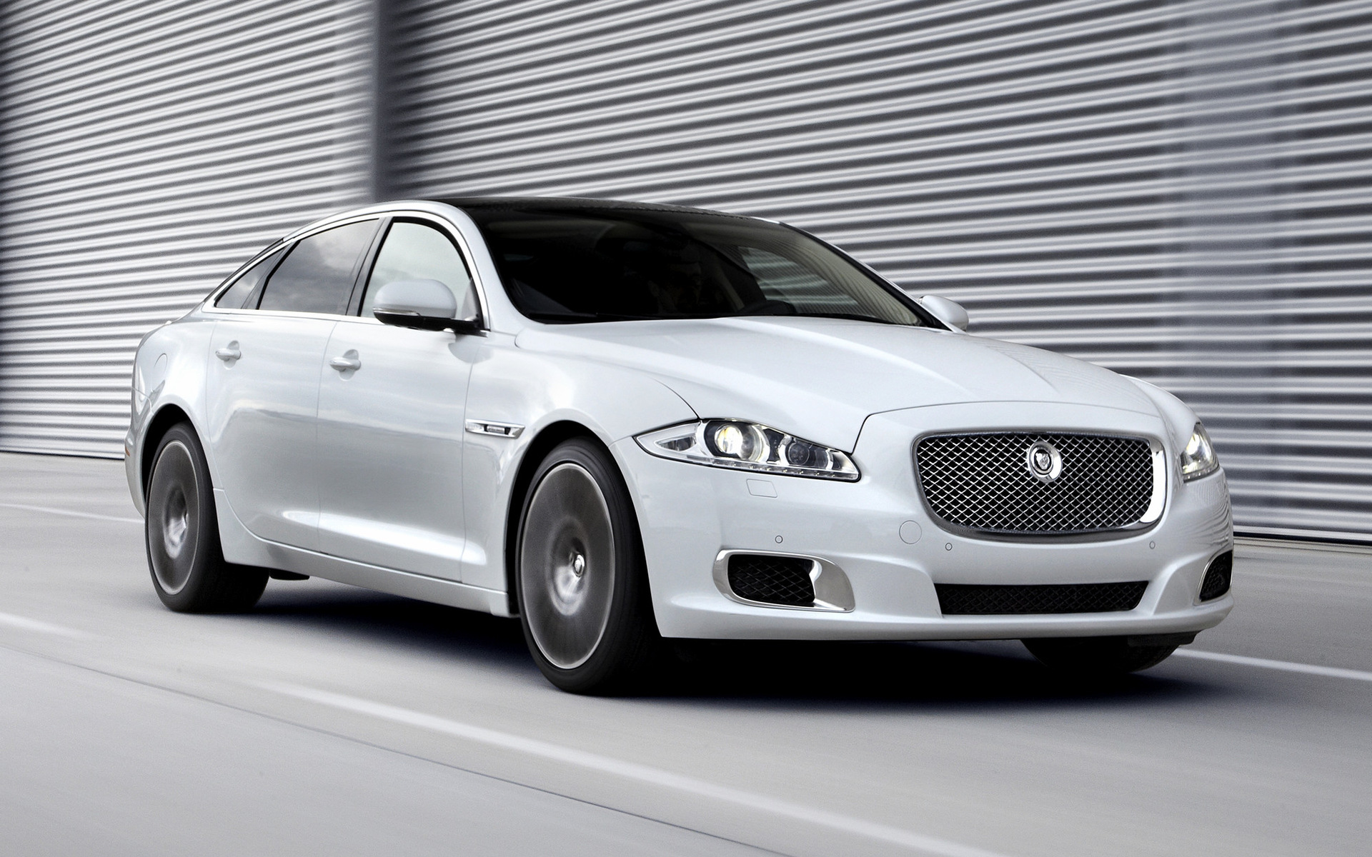 Jaguar Xj Ultimate Wallpapers