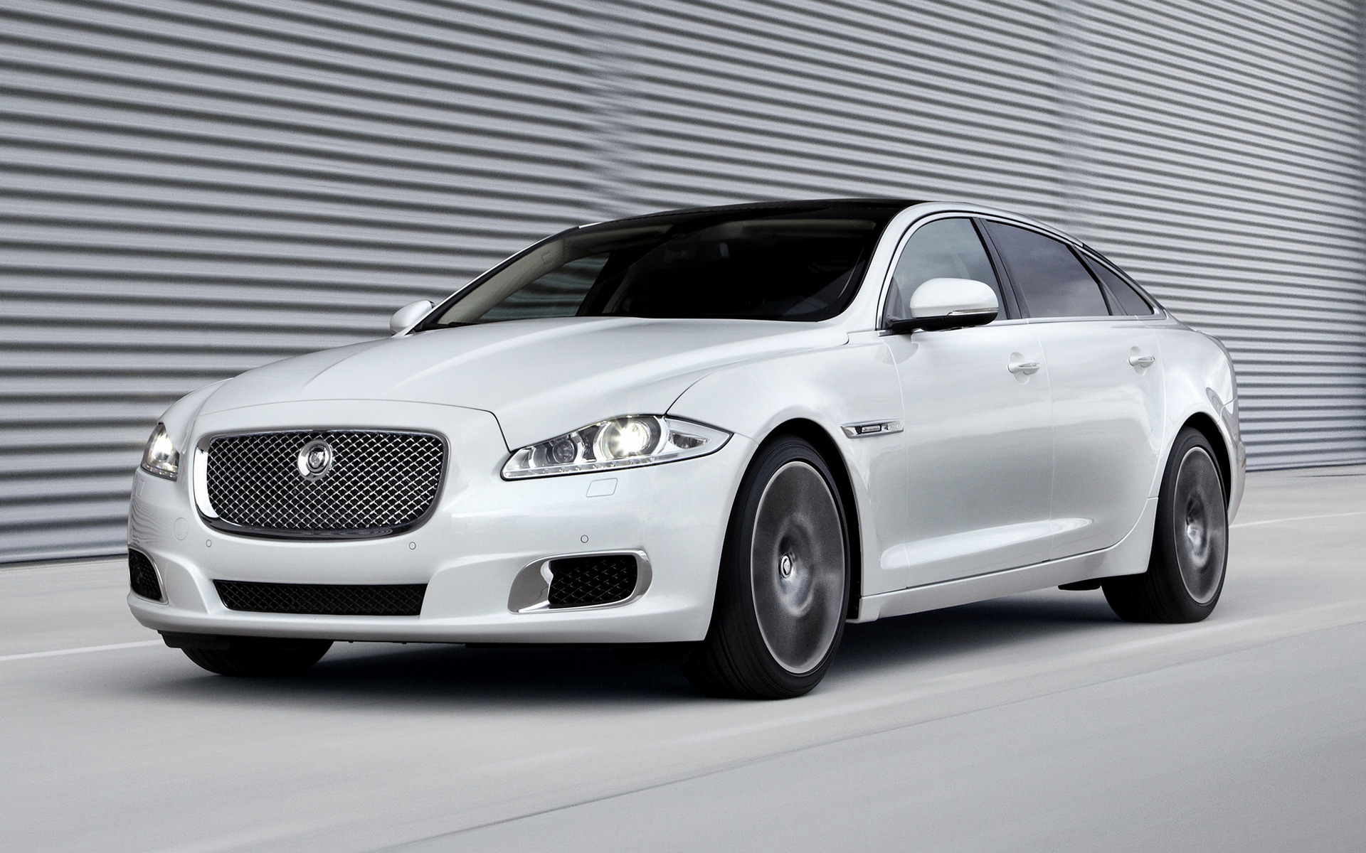 Jaguar Xj Ultimate Wallpapers