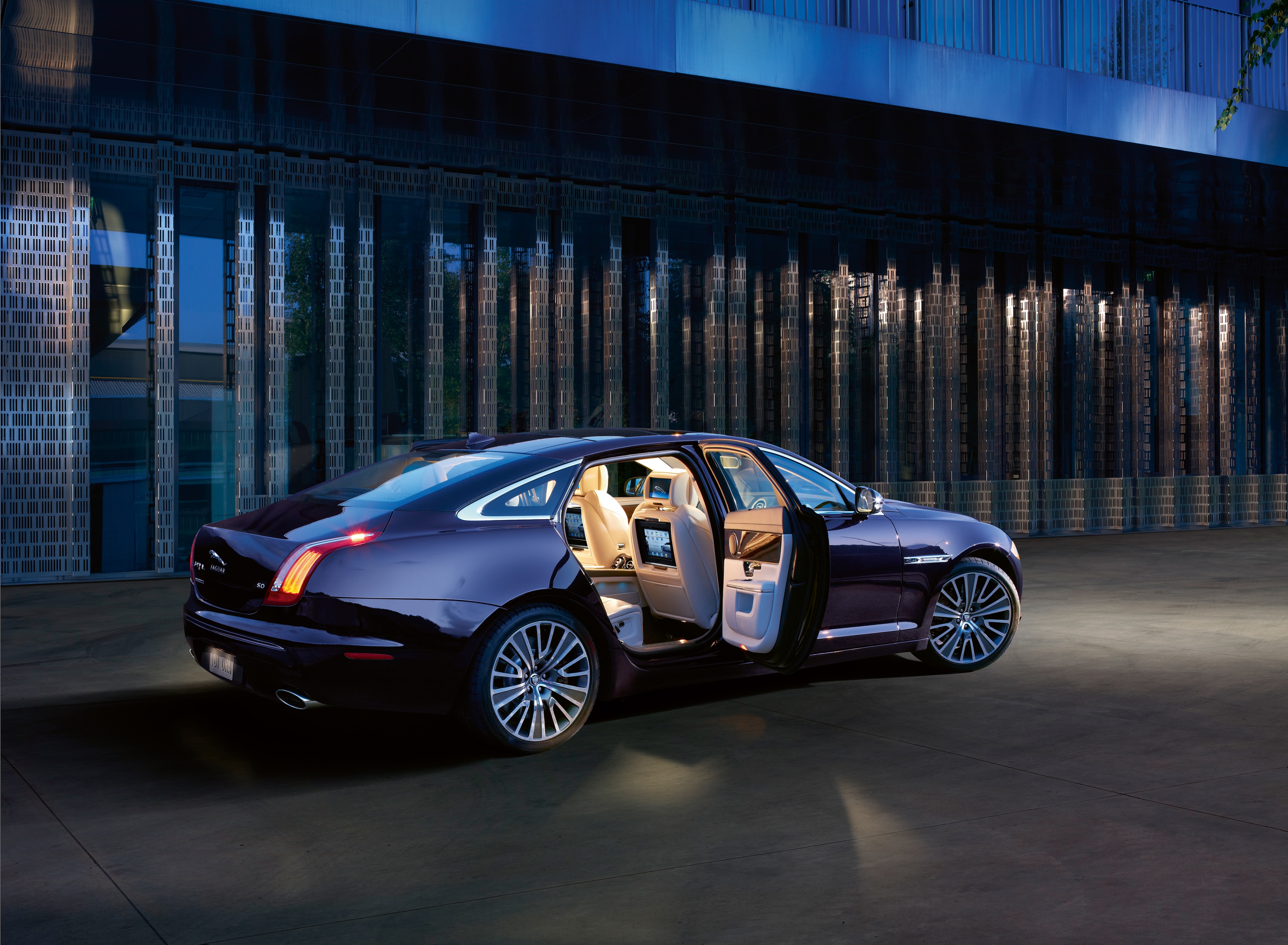 Jaguar Xj Ultimate Wallpapers