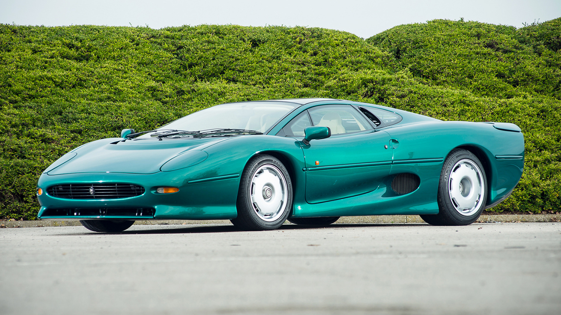 Jaguar Xj220 Wallpapers