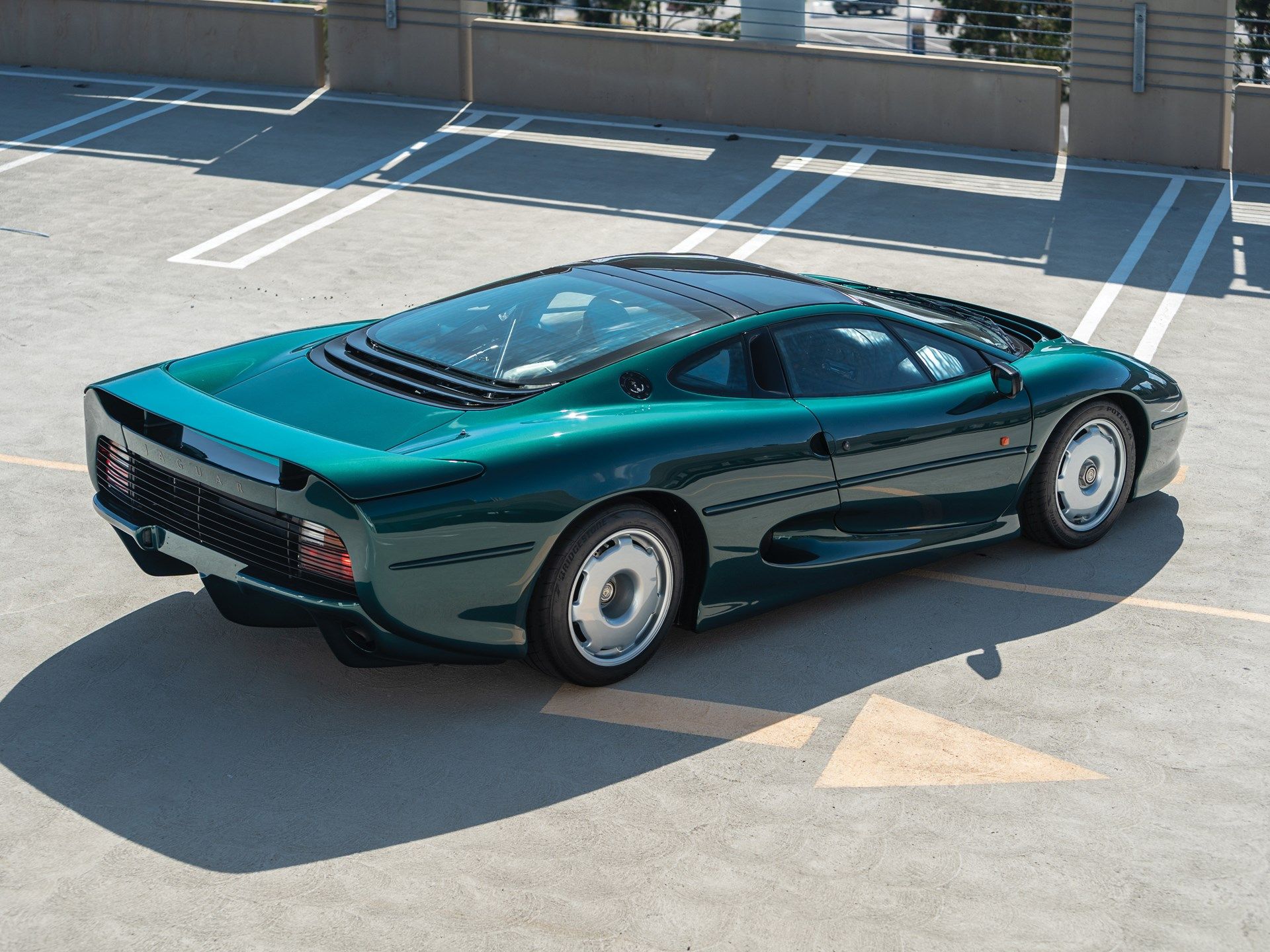 Jaguar Xj220 Wallpapers