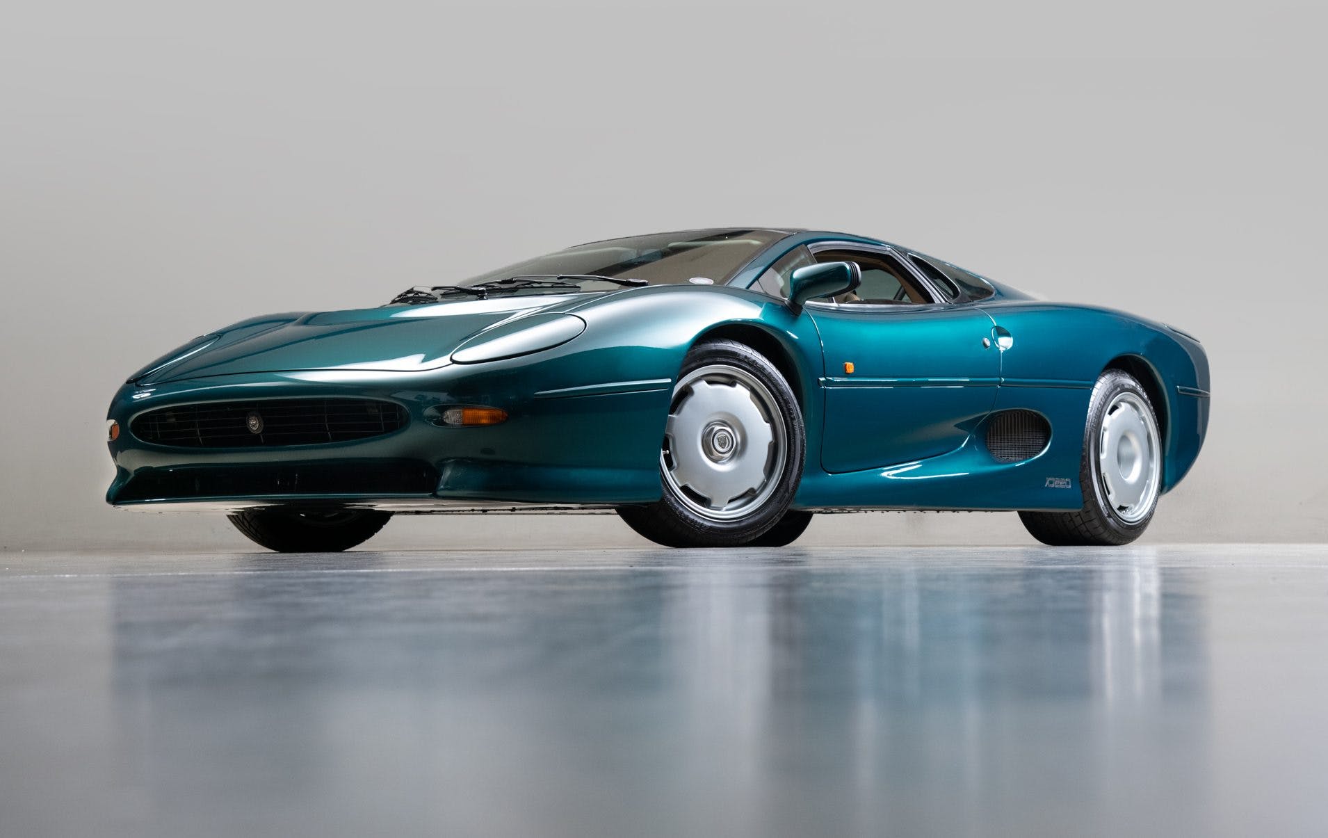 Jaguar Xj220 Wallpapers