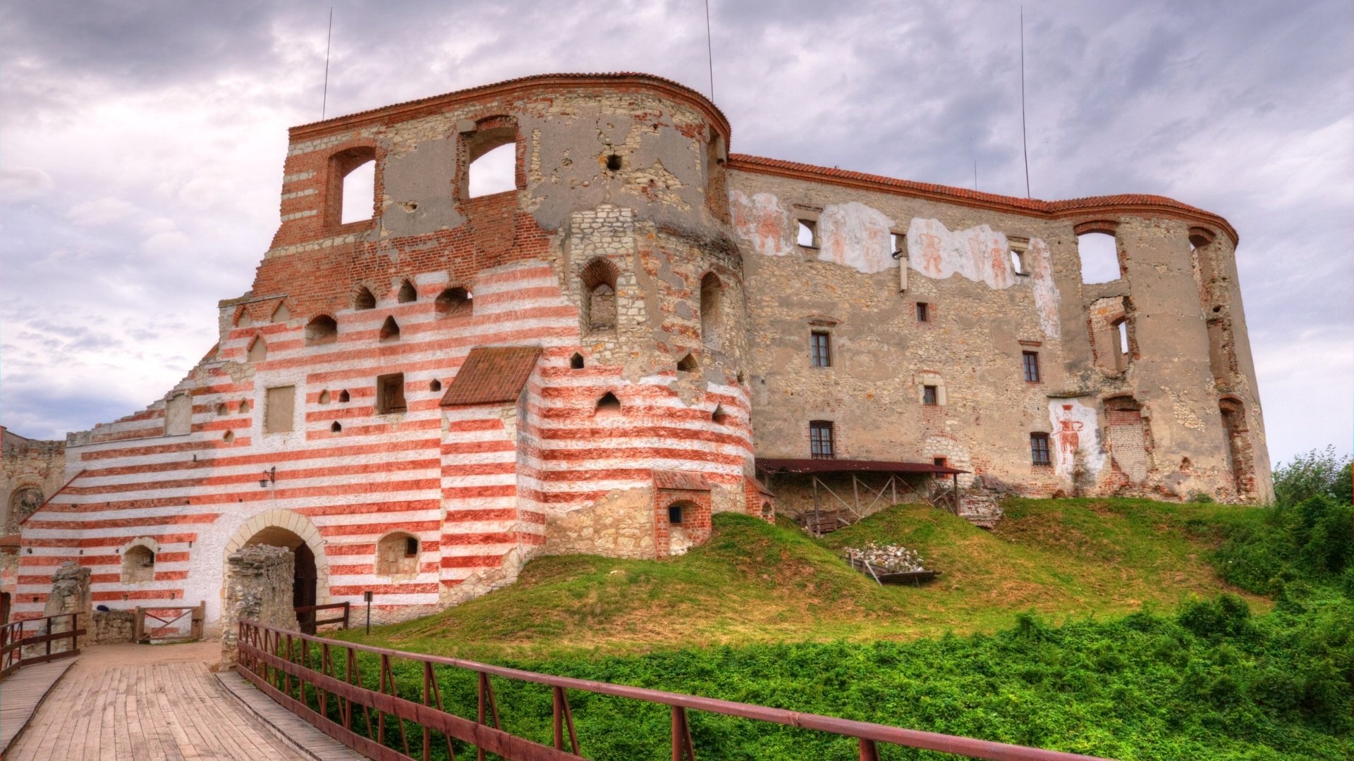 Janowiec Castle Wallpapers