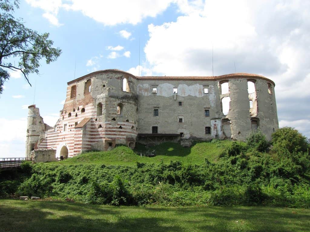 Janowiec Castle Wallpapers