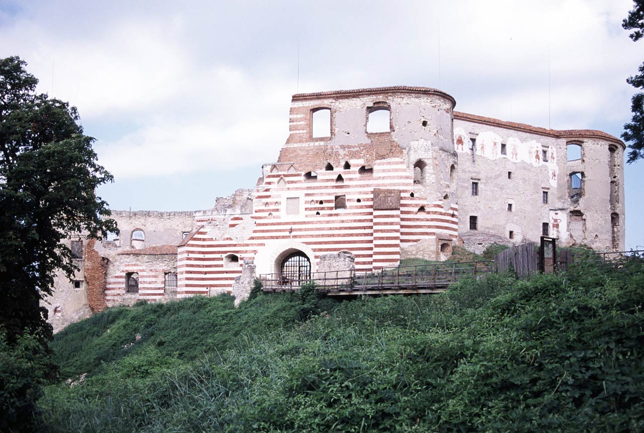 Janowiec Castle Wallpapers