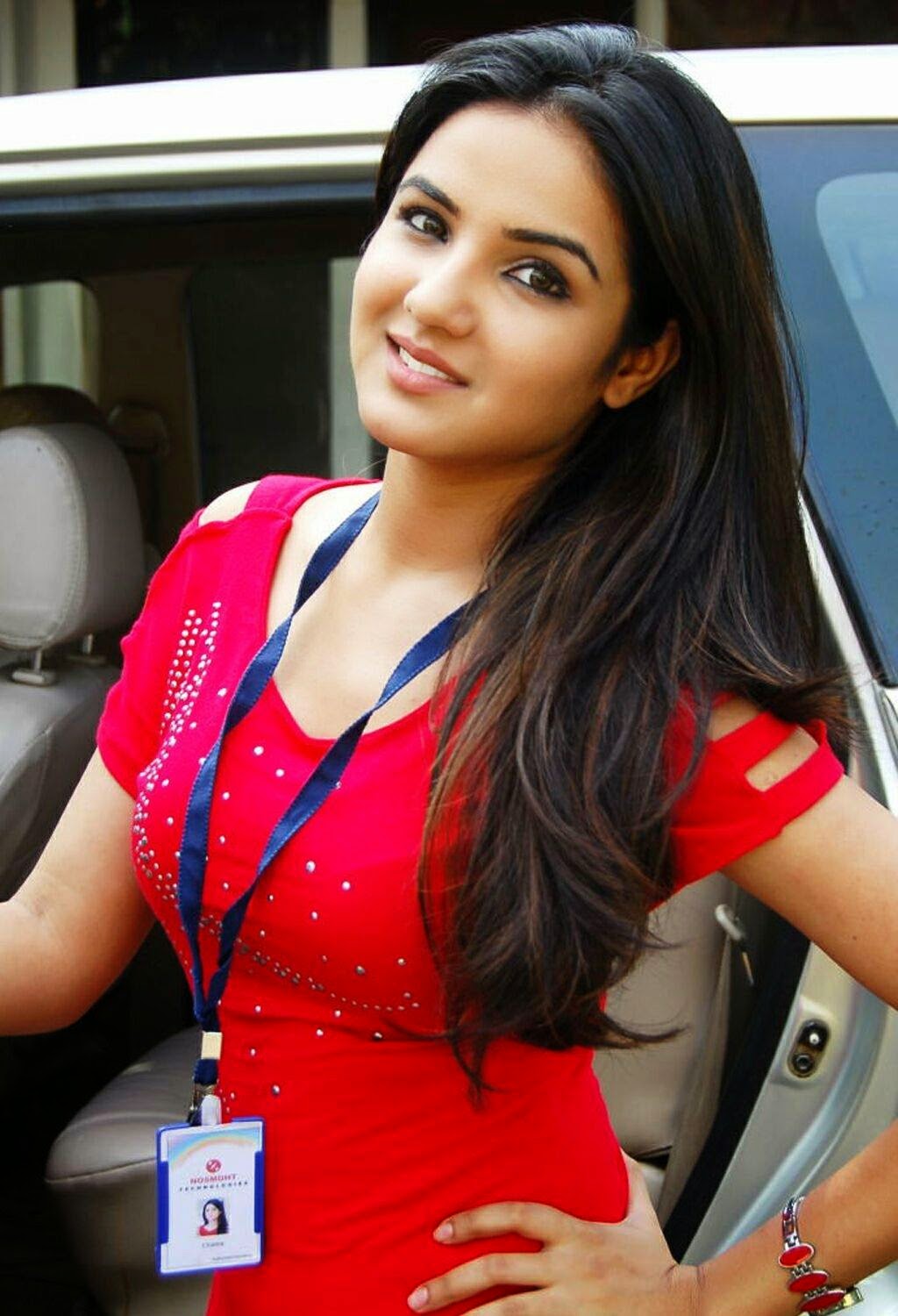 Jasmin Bhasin Wallpapers