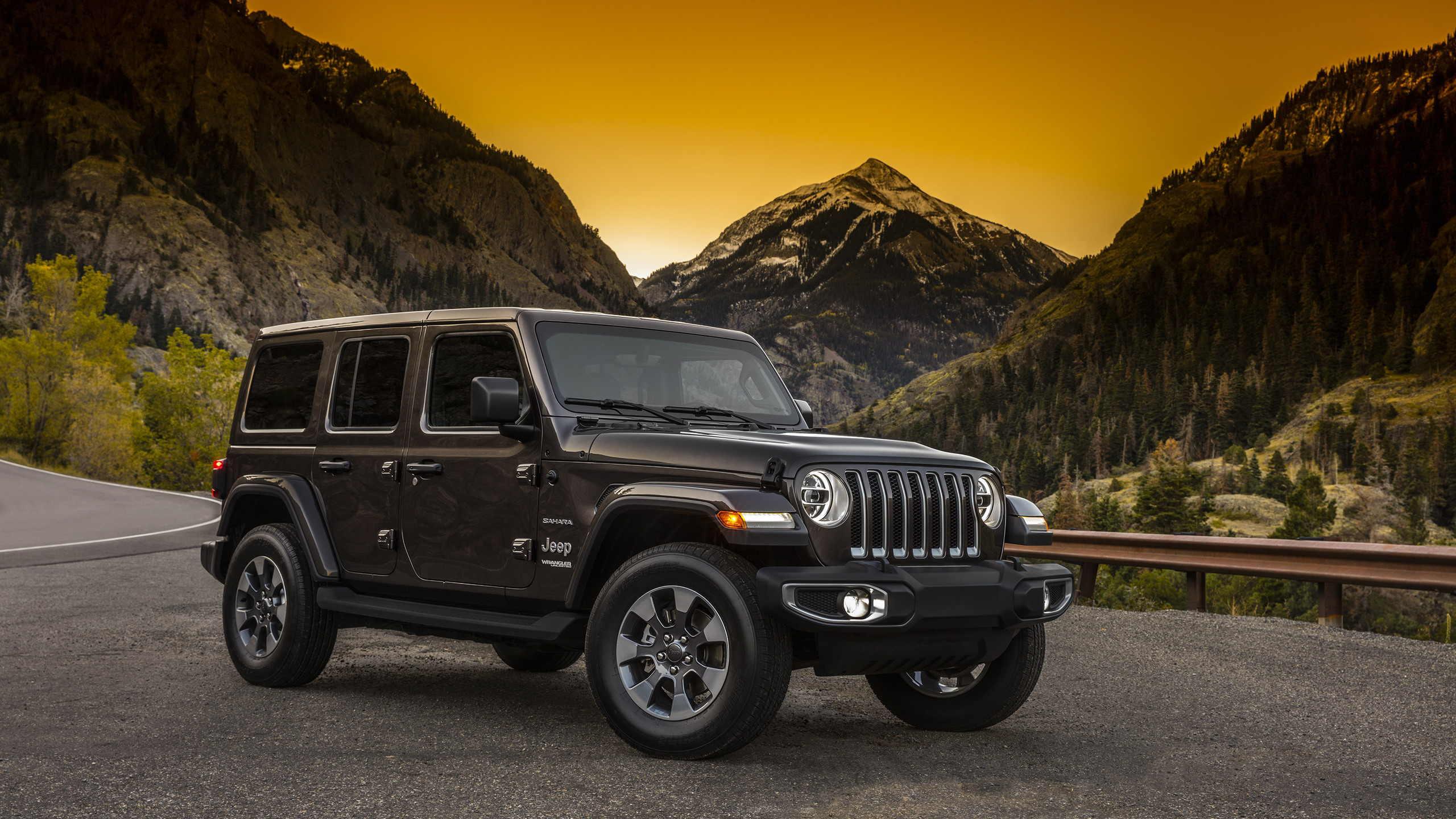 Jeep Wrangler Unlimited Sahara Wallpapers