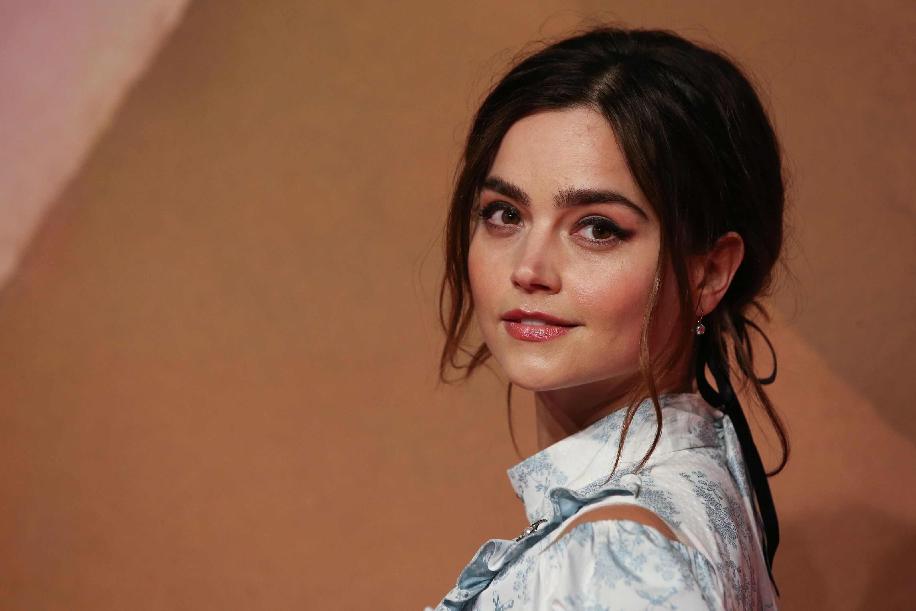 Jenna Coleman Doctor Who Actress Wallpapers