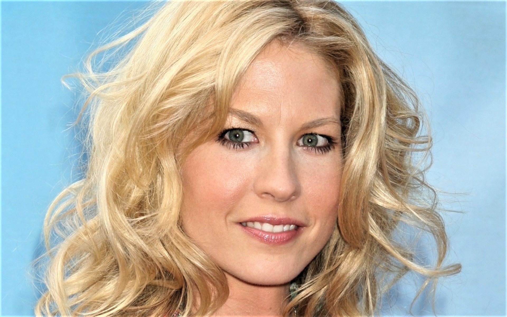 Jenna Elfman Wallpapers