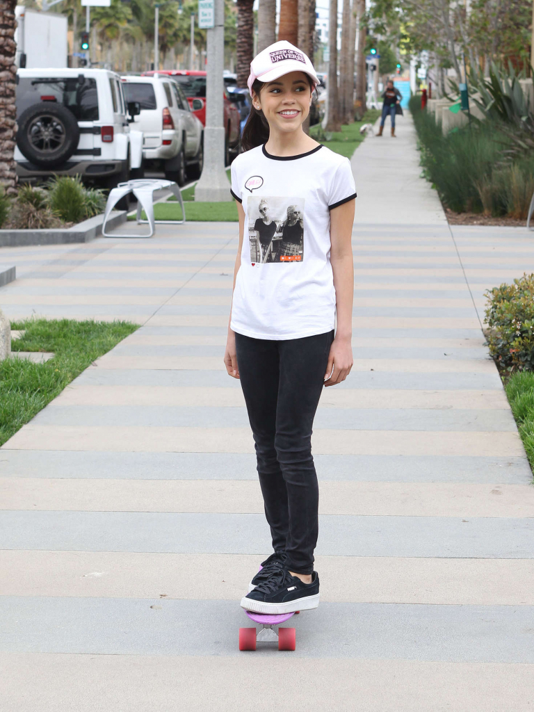 Jenna Ortega Wallpapers