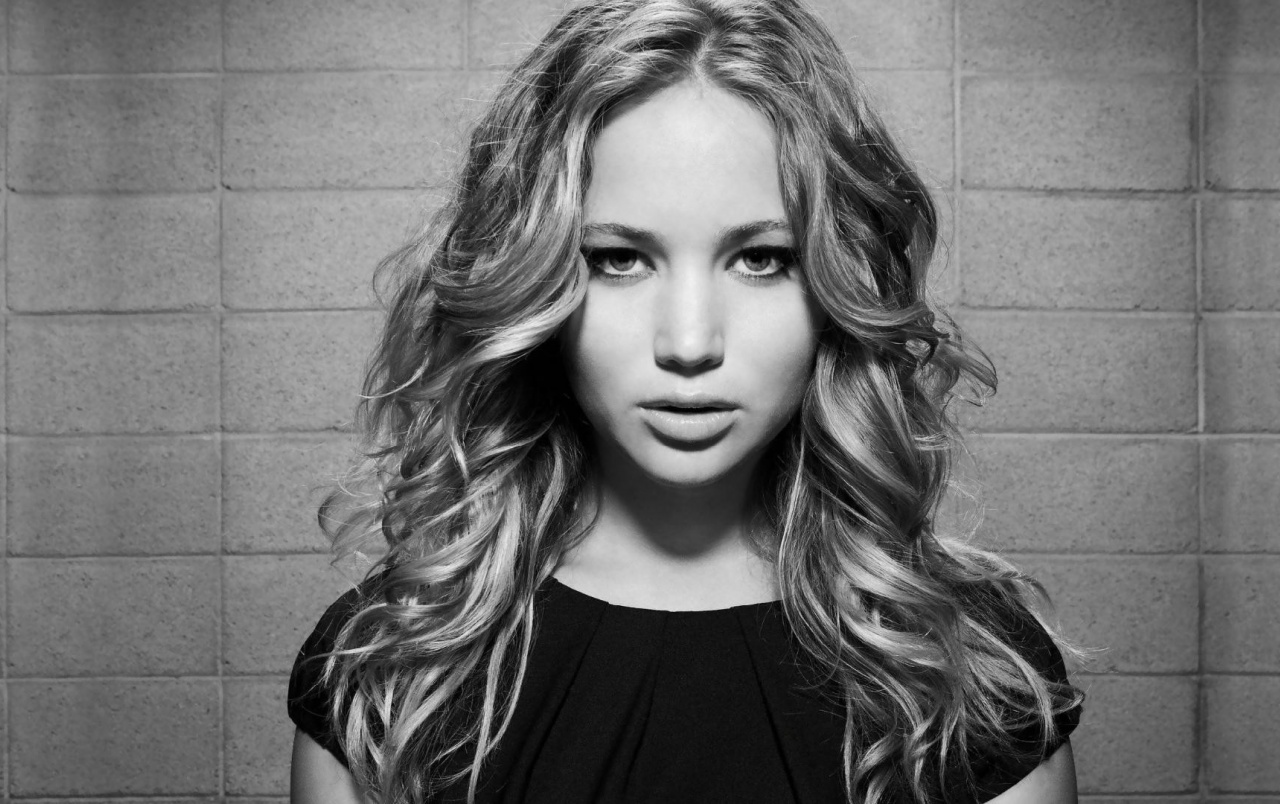 Jennifer Lawrence Black And White Wallpapers