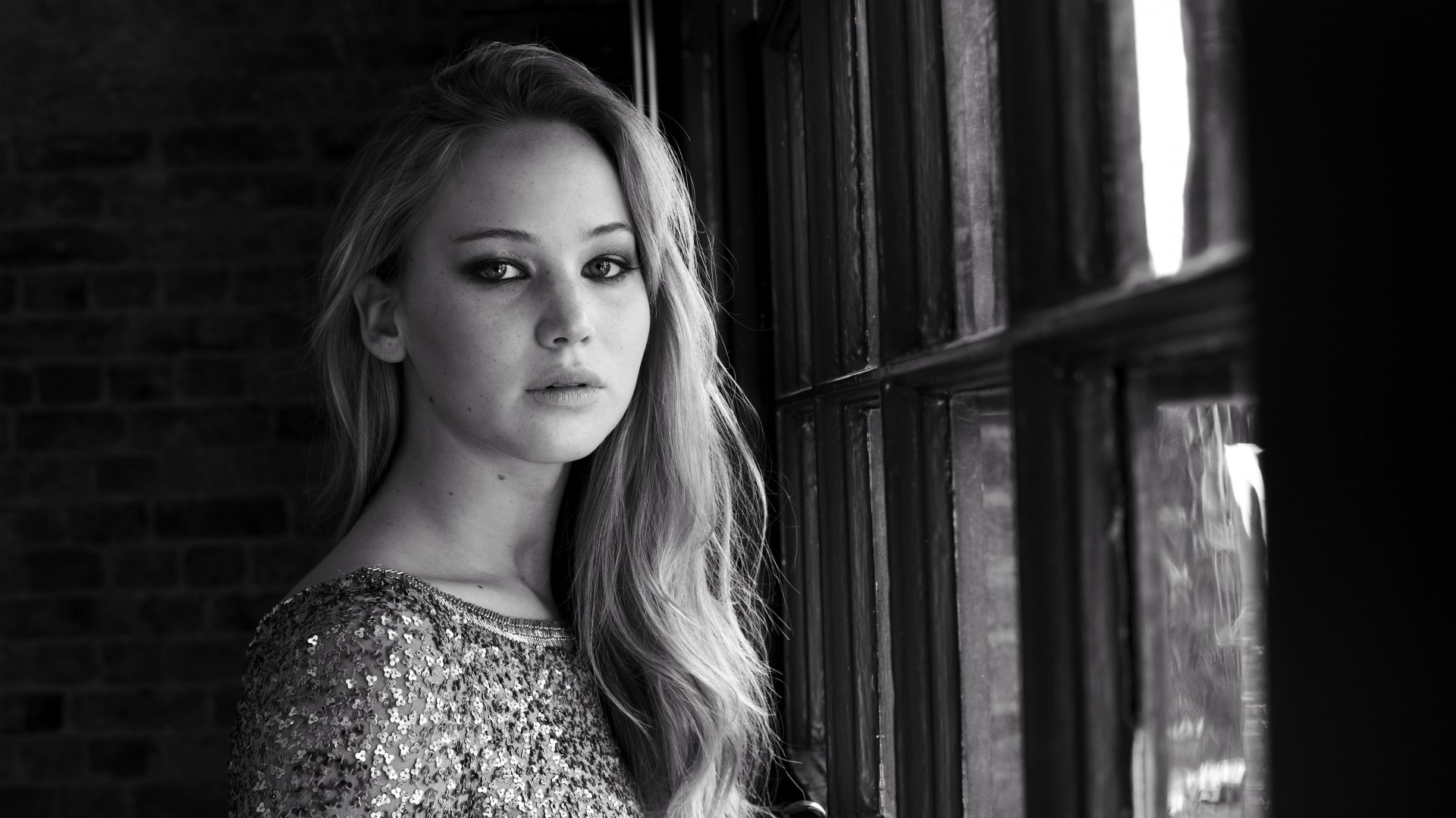 Jennifer Lawrence Black And White Wallpapers