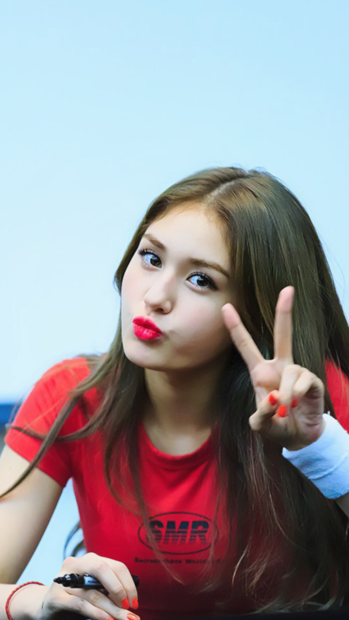 Jeon Somi K-Pop Singer 2020 Wallpapers