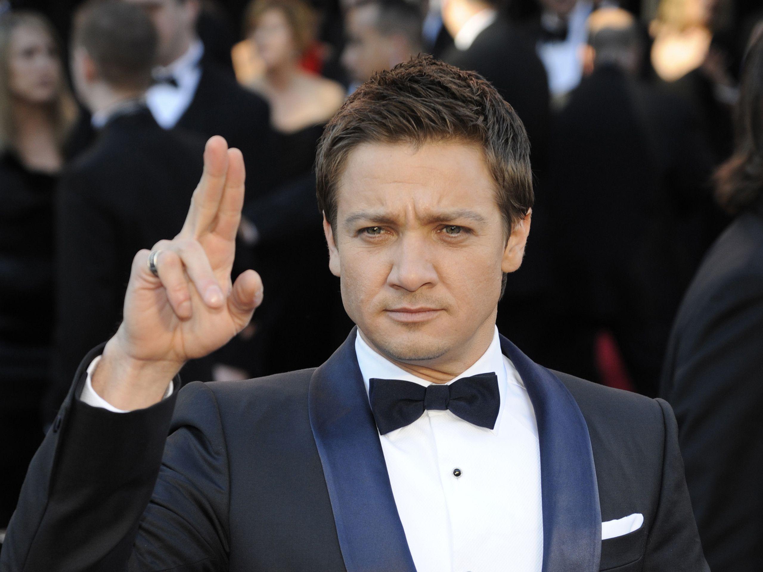 Jeremy Renner Images Wallpapers