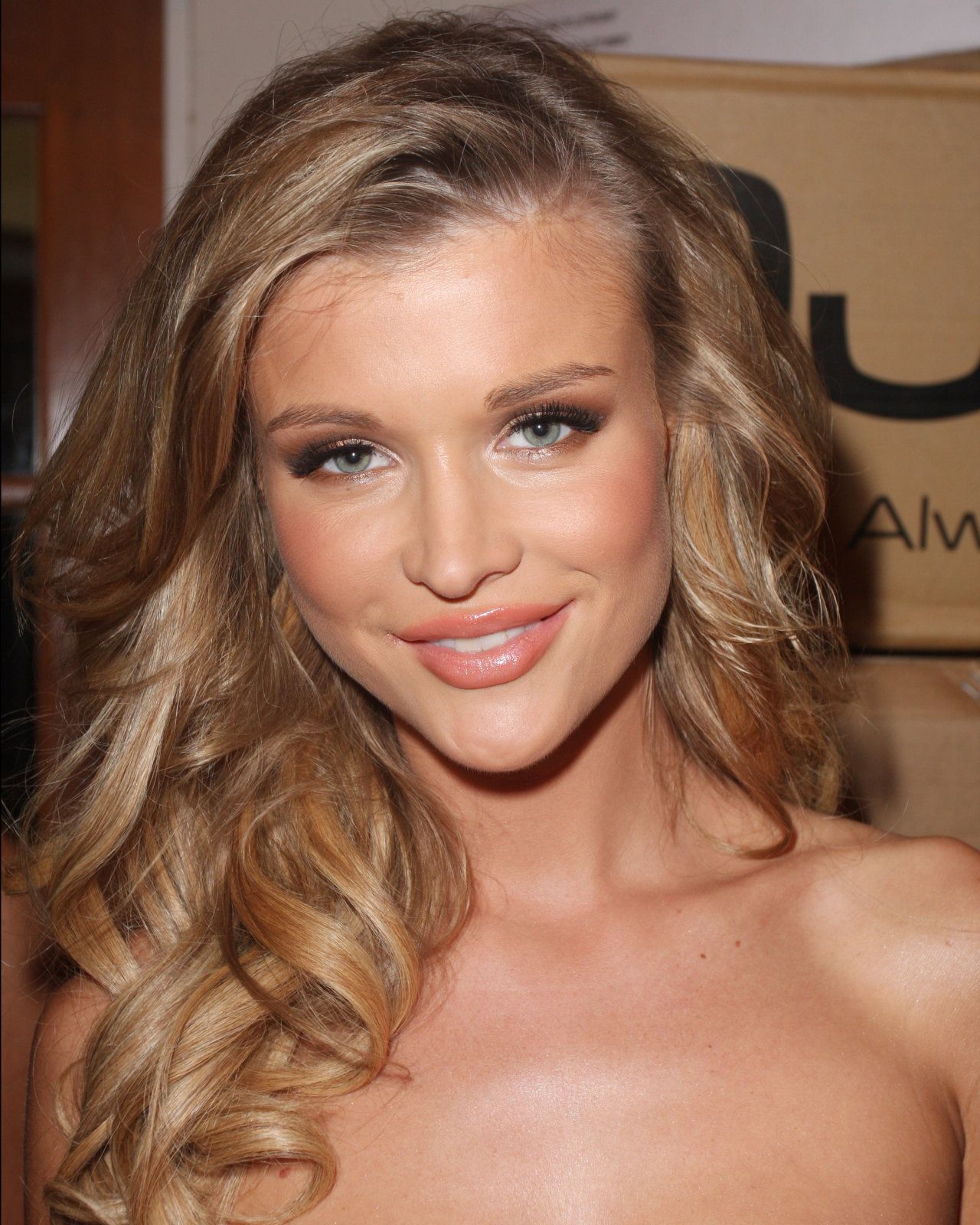 Joanna Krupa Wallpapers