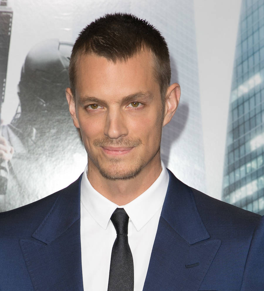 Joel Kinnaman In For All Mankind Wallpapers