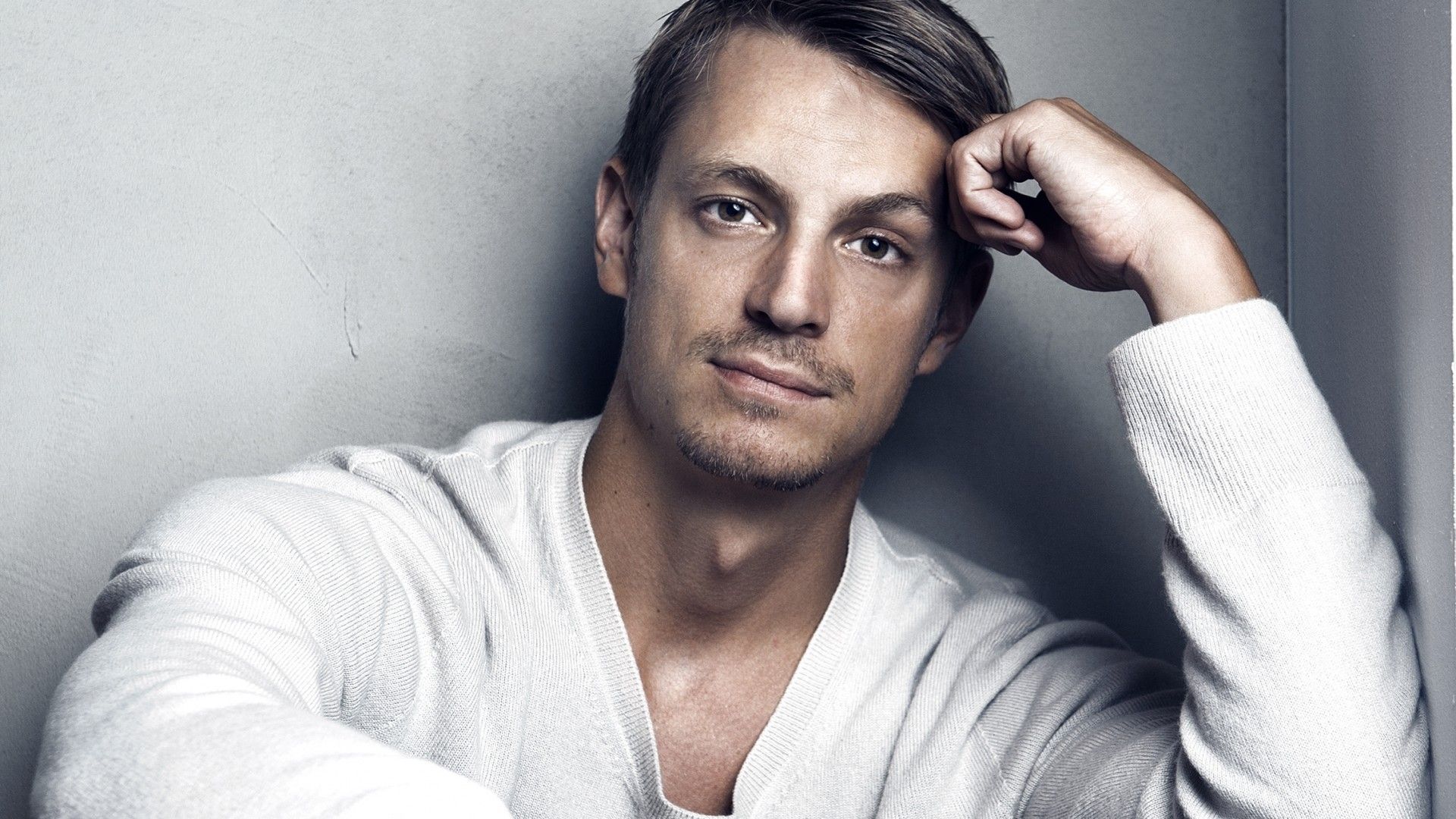 Joel Kinnaman Wallpapers