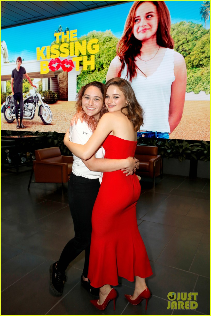 Joey King &Amp; Jacob Elordi In The Kissing Booth 3 Wallpapers