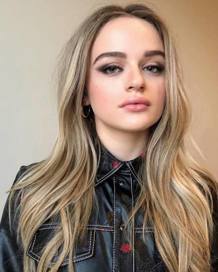 Joey King long Hair Wallpapers