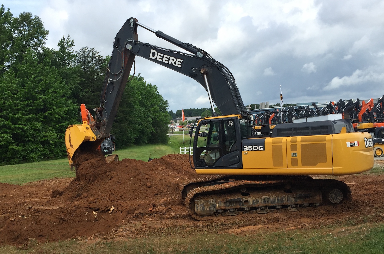 John Deere 350G Excavator Wallpapers