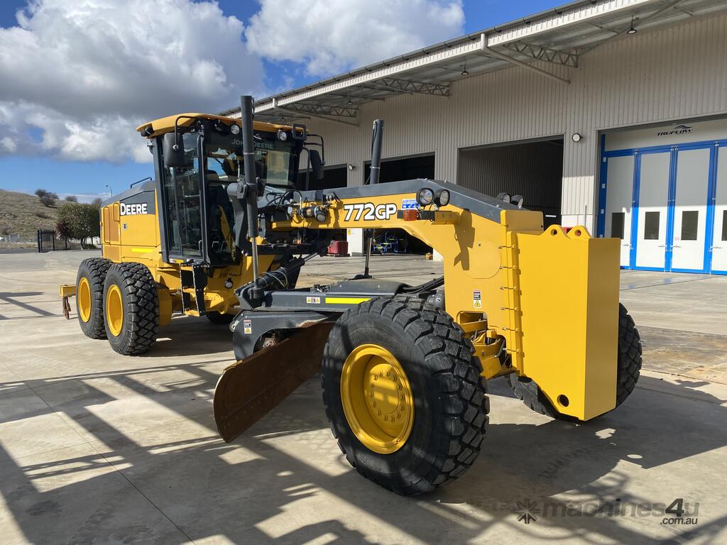 John Deere Grader Wallpapers