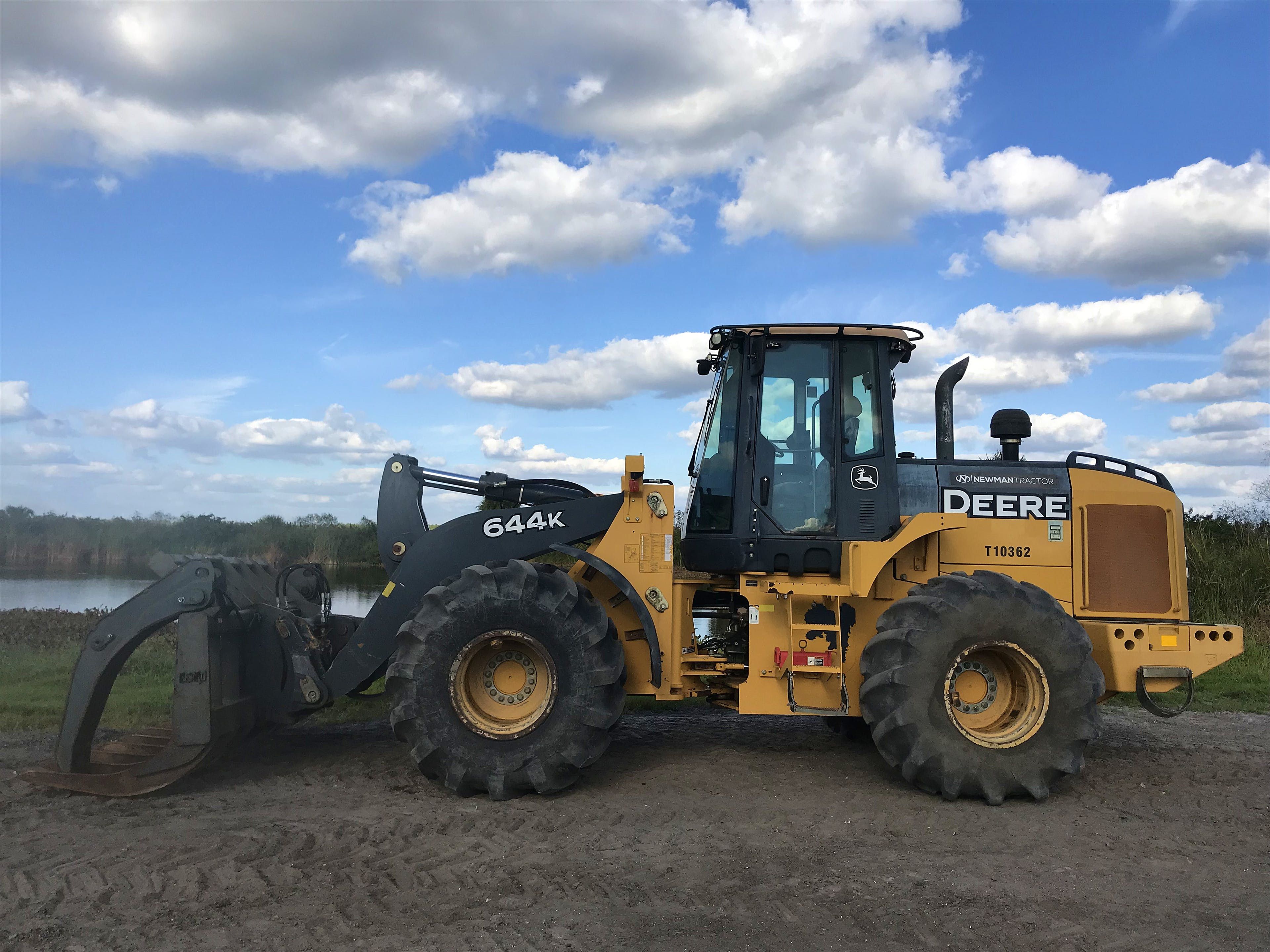 John Deere Wheel Loader Wallpapers