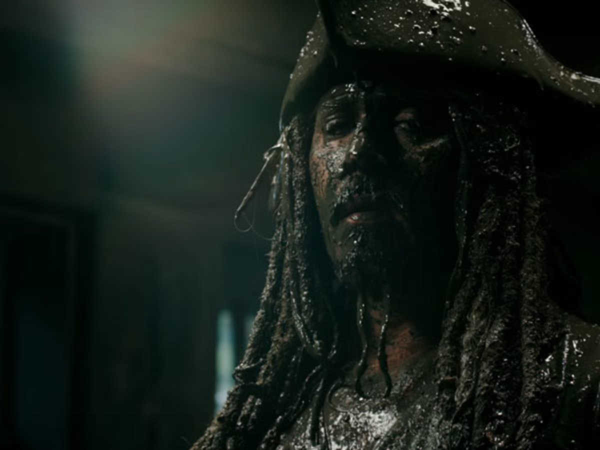 Johnny Depp As Jack Sparrow In Pirates Of The Caribbean Dead Men Tell No Tales Wallpapers