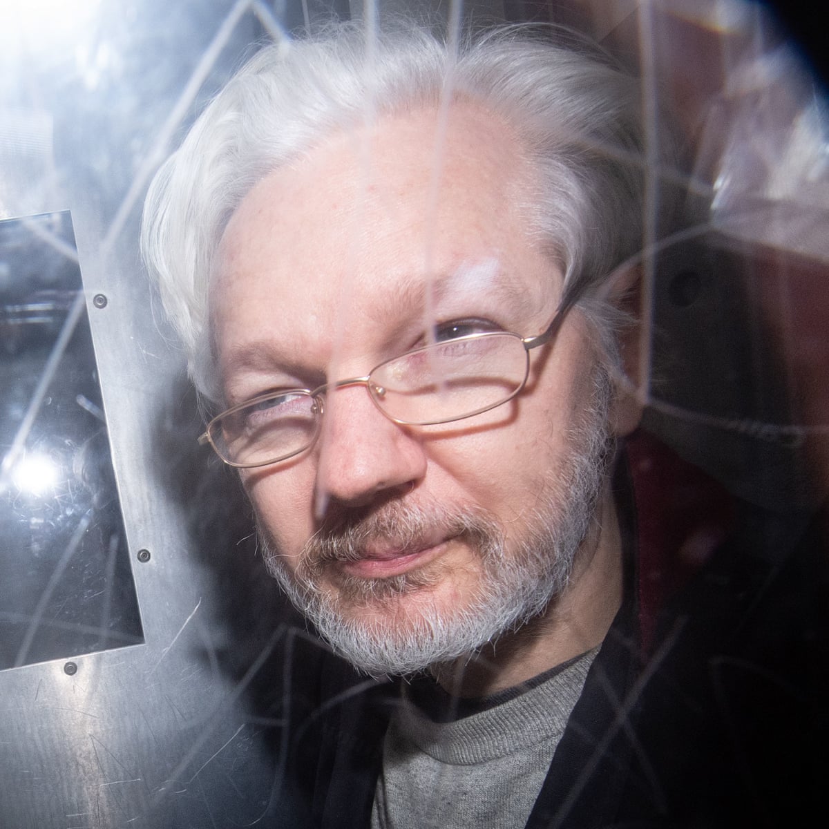 Jolia Assange Wallpapers