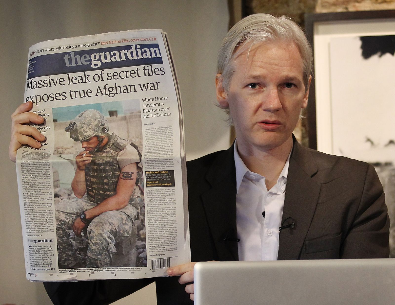 Jolia Assange Wallpapers