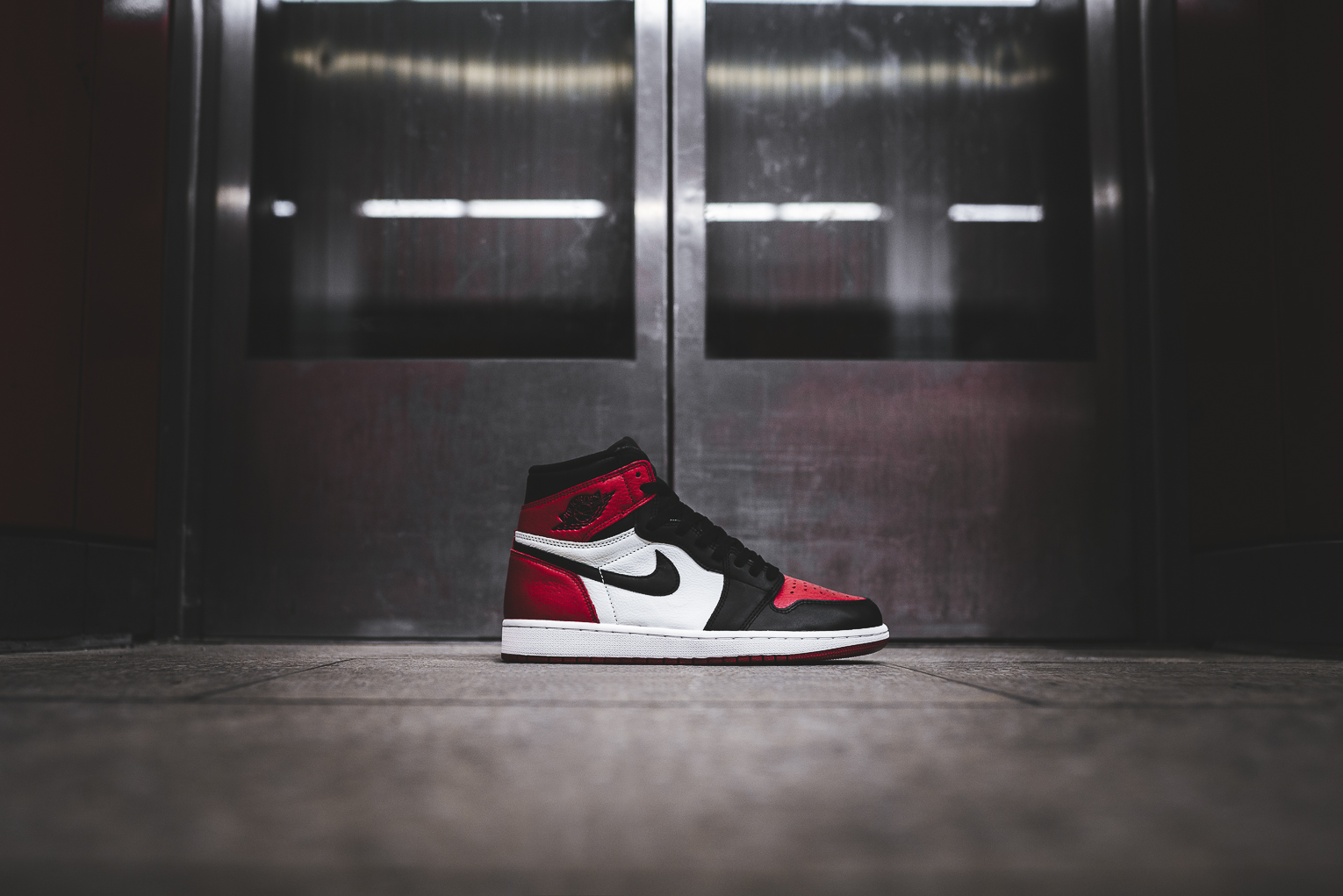 Jordan 1 Bred Wallpapers