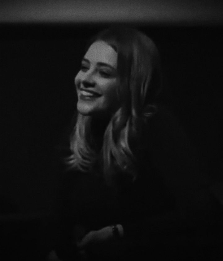 Josephine Langford Monochrome Face Wallpapers