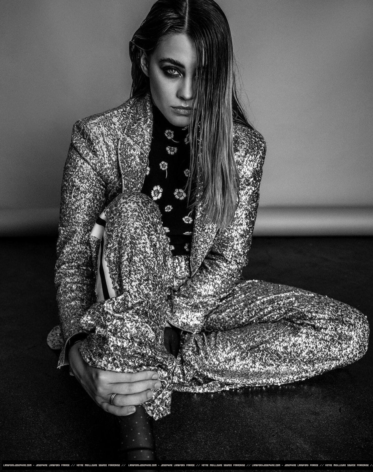 Josephine Langford Monochrome Face Wallpapers