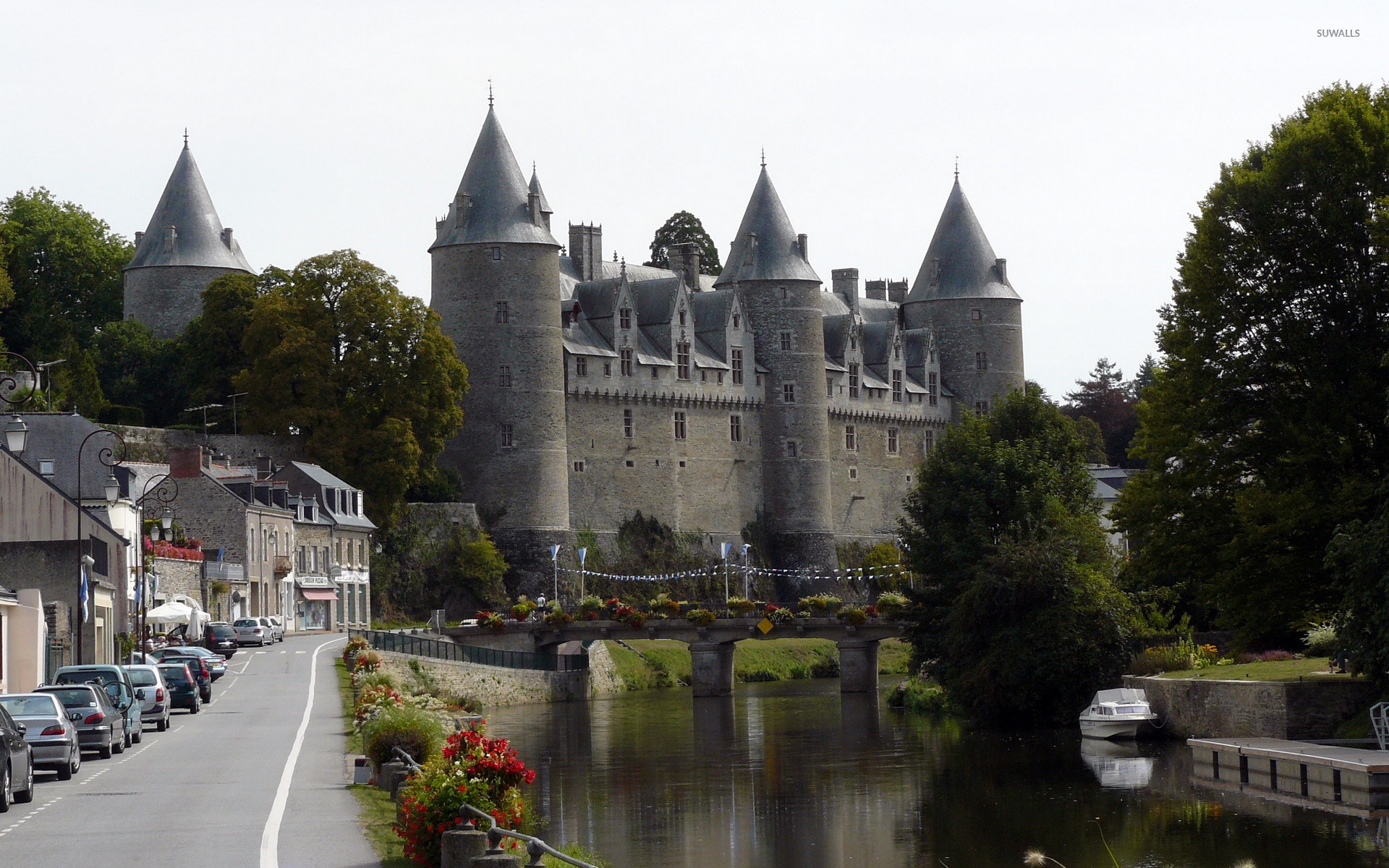 Josselin Castle Wallpapers