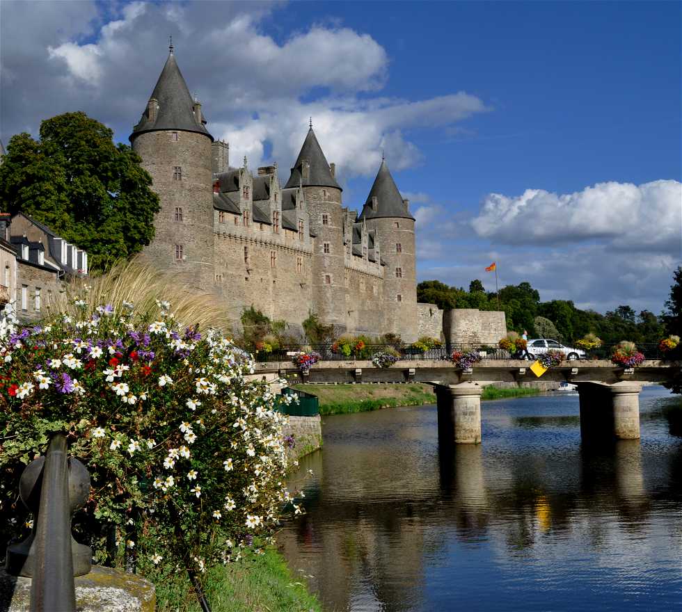 Josselin Castle Wallpapers