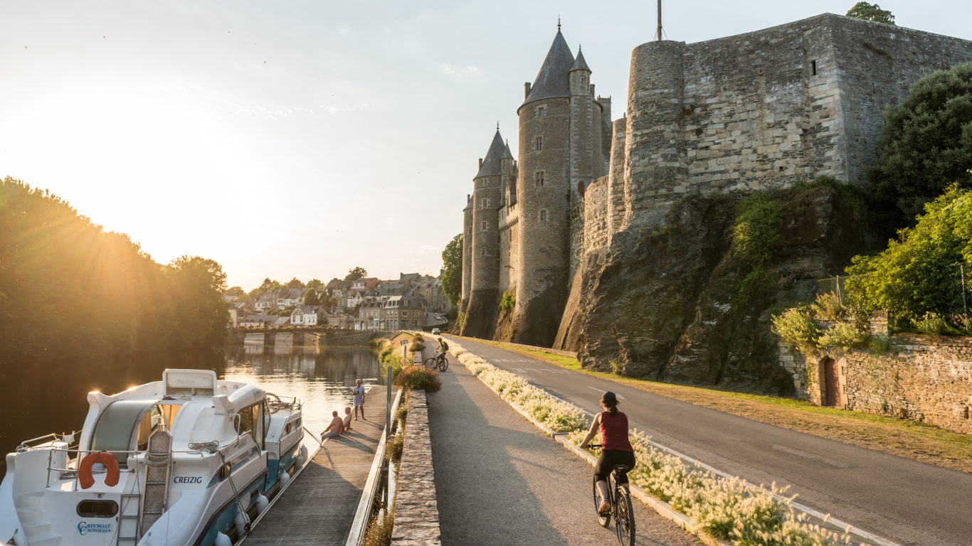 Josselin Castle Wallpapers