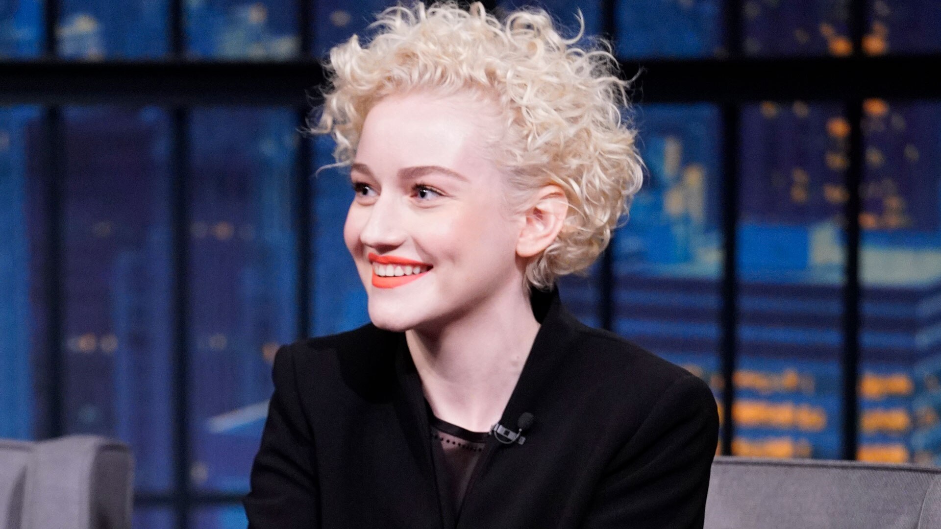 Julia Garner 2020 Wallpapers