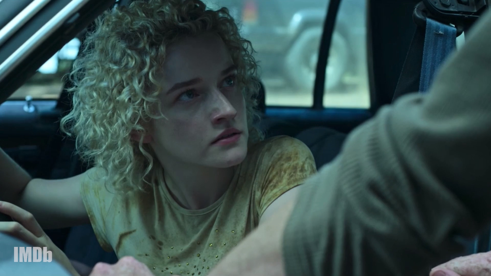 Julia Garner 2020 Wallpapers