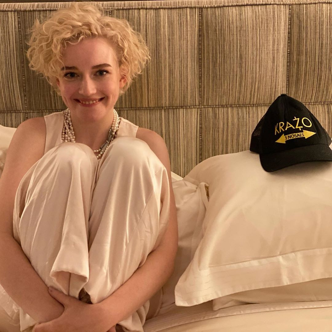 Julia Garner 2020 Wallpapers