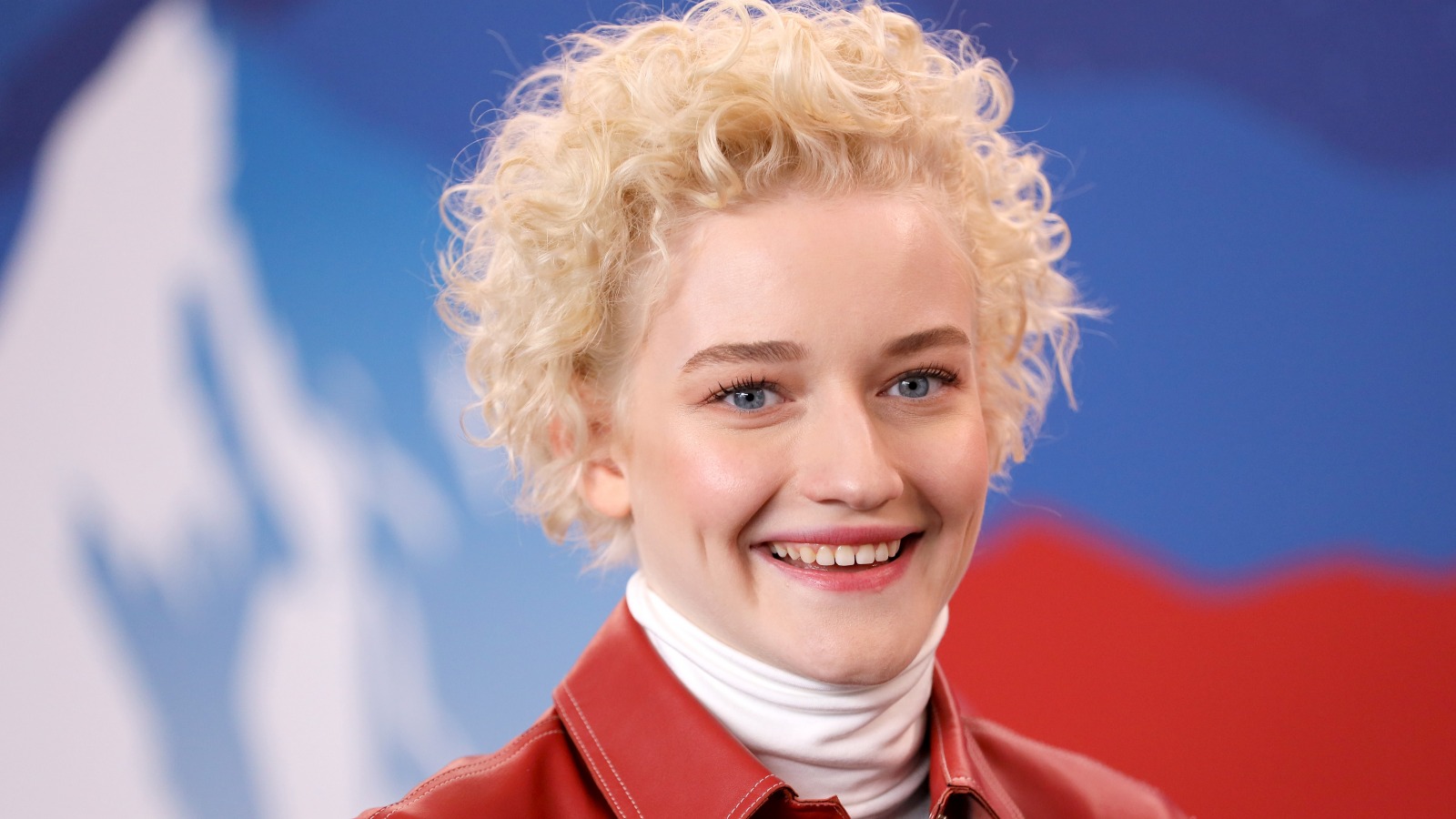 Julia Garner 2020 Wallpapers