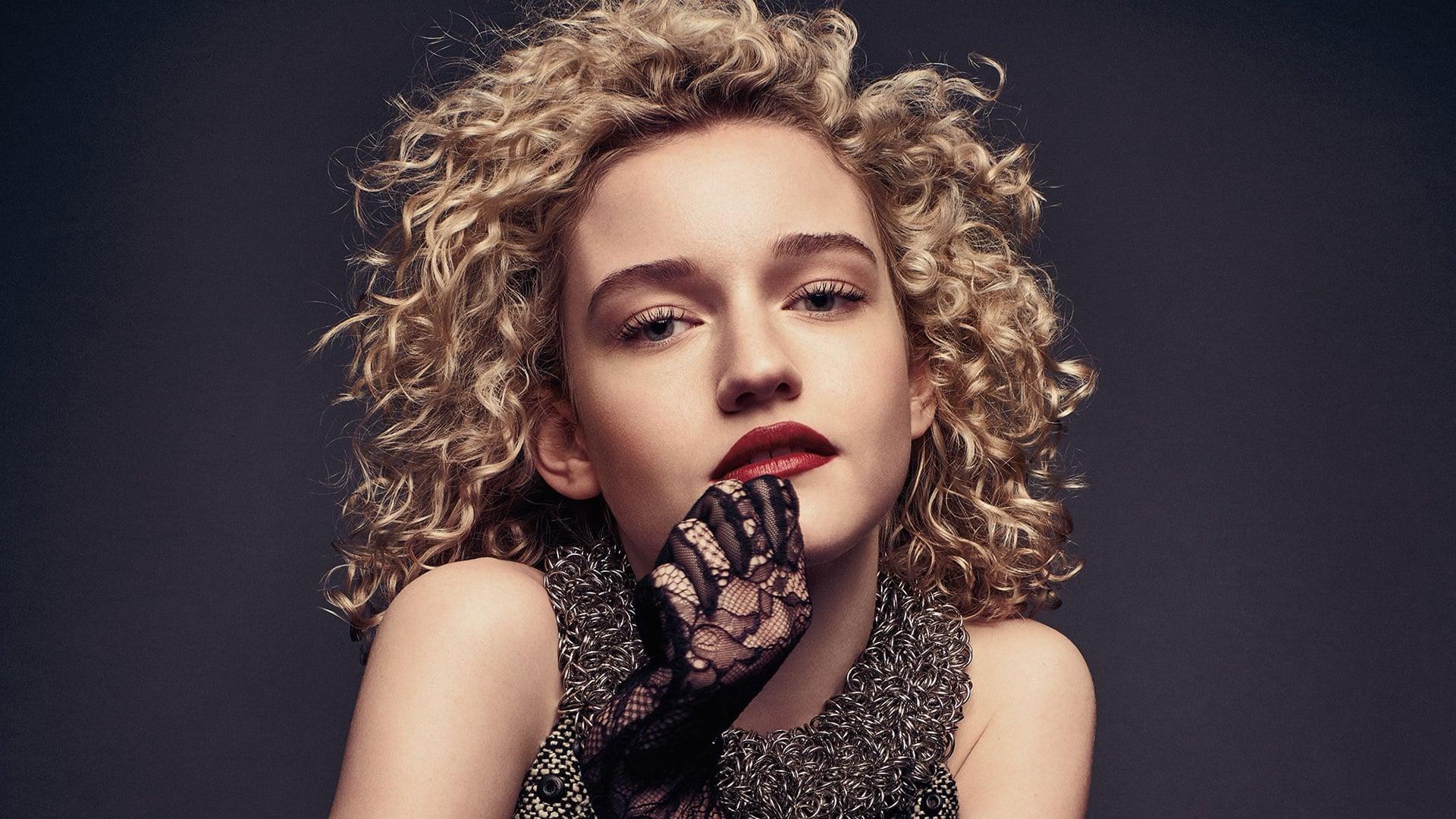 Julia Garner Hd Inventing Anna Wallpapers